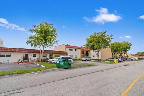 132 Lake Carol Dr, West Palm Beach, FL 33411