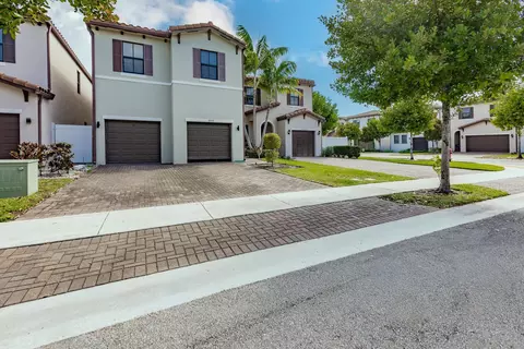 6026 Pine Tree Way #6026, Riviera Beach, FL 33410
