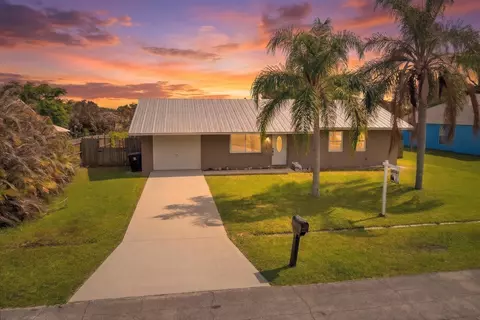 956 SE Browning Ave, Port Saint Lucie, FL 34983