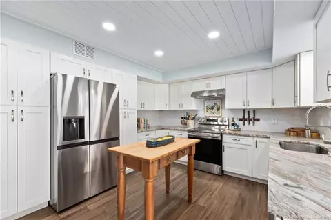 Kitchen - 4304 SE Fairway E, Stuart, FL 34997 photo 1 of 2