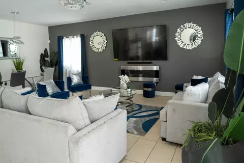 2710 NW 5th St, Pompano Beach, FL 33069