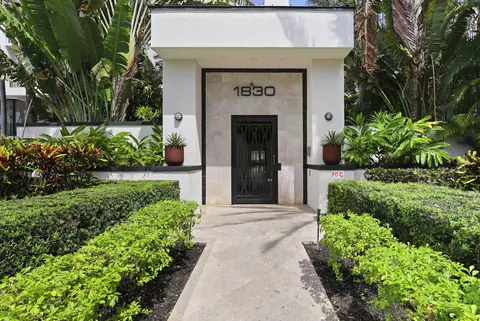 1830 Embassy Dr #122, West Palm Beach, FL 33401