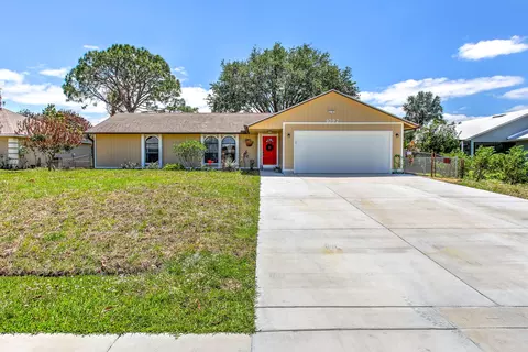 1092 SW Alcantarra Blvd, Port Saint Lucie, FL 34953