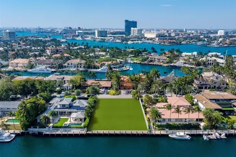 2455 Del Lago Dr, Fort Lauderdale, FL 33316