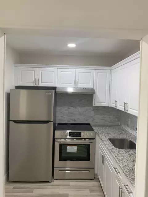 204 Canterbury I, West Palm Beach, FL 33417