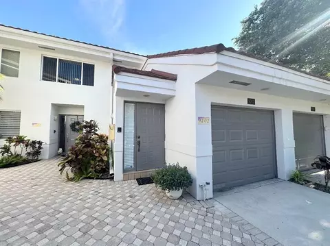 9202 NW 9th Pl, Plantation, FL 33324
