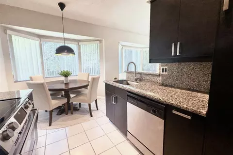 9202 NW 9th Ct, Plantation, FL 33324
