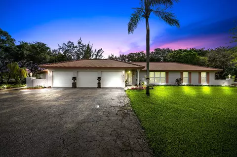 9351 NW 44th Pl, Coral Springs, FL 33065