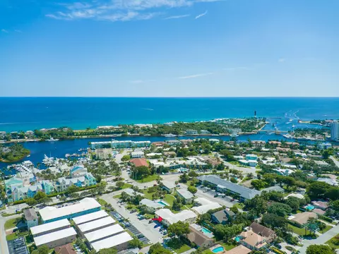2755 NE 28th Ave, Lighthouse Point, FL 33064