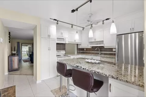 6095 N Sabal Palm Blvd #210, Tamarac, FL 33319