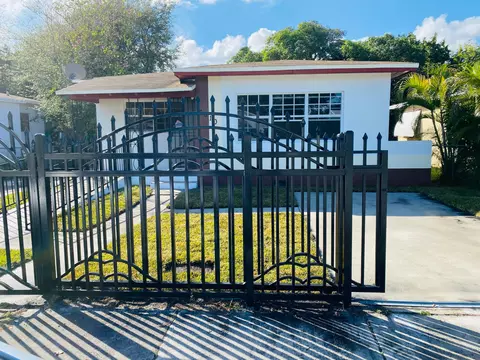 6810 NW 2nd Ct, Miami, FL 33150