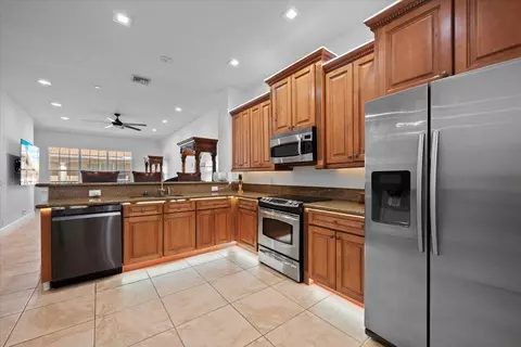 5102 Artesa Way W, Palm Beach Gardens, FL 33418