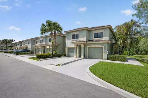 310 Crestwood Cir #208, Royal Palm Beach, FL 33411