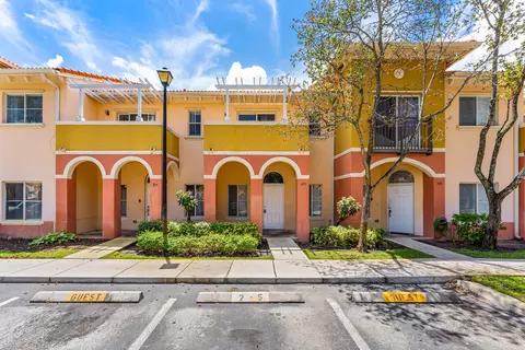 205 S Santa Catalina Cir #205, North Lauderdale, FL 33068