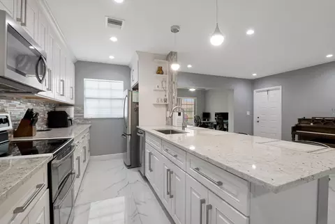 Kitchen - 14010 Nesting Way #B, Delray Beach, FL 33484 photo 5 of 7