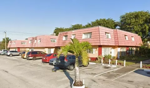 5323 NW 27th St #B4, Lauderhill, FL 33313