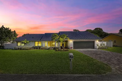 3527 SW 23rd St, Delray Beach, FL 33445
