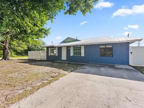304 8th Ave SW, Vero Beach, FL 32962