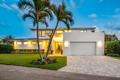 10742 SE Burgee Ct, Hobe Sound, FL 33455
