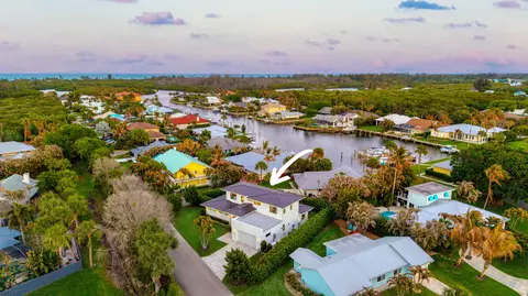 10742 SE Burgee Ct, Hobe Sound, FL 33455