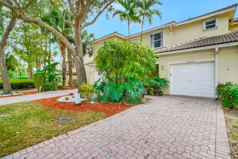 13428 Georgian Ct, Wellington, FL 33414