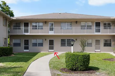 28 Lake Vista Trl #104, Port Saint Lucie, FL 34952