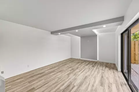 107 Lake Arbor Dr, Palm Springs, FL 33461