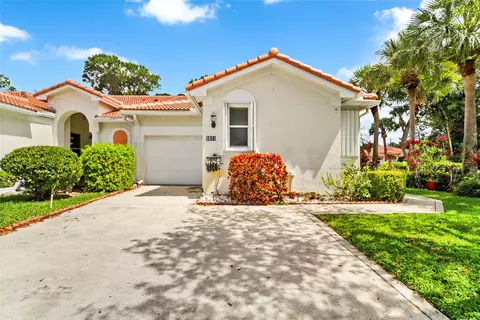 5021 S La Sedona Cir, Delray Beach, FL 33484