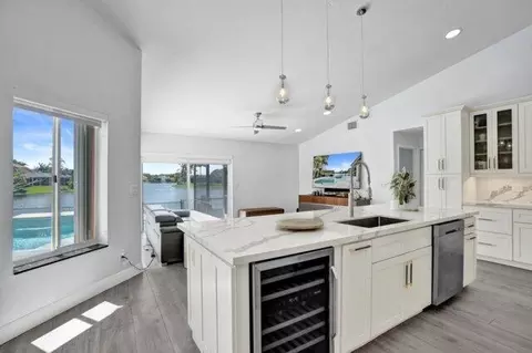 10248 SW 12th St, Pembroke Pines, FL 33025