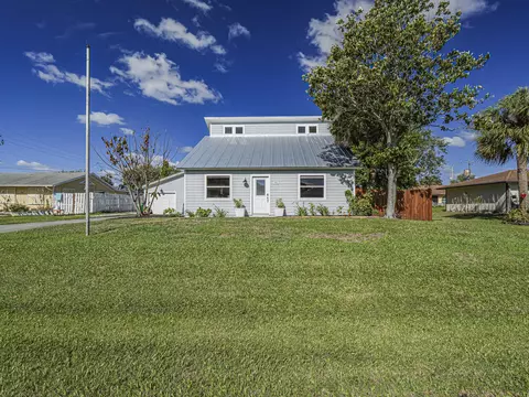 680 Mulberry St, Sebastian, FL 32958