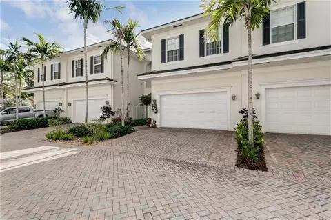 1127 N Victoria Park Rd, Fort Lauderdale, FL 33304