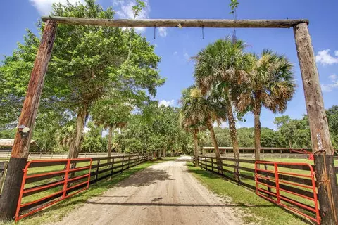 2833 F Rd, Loxahatchee Groves, FL 33470
