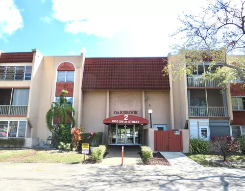 8120 SW 24th St #212, North Lauderdale, FL 33068