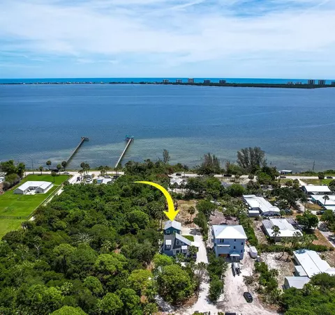 12000 Conklin Way, Jensen Beach, FL 34957