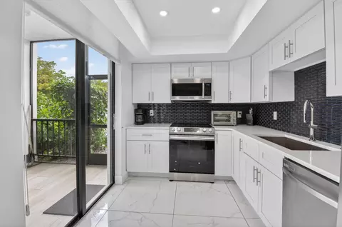 6815 Willow Wood Dr #4012, Boca Raton, FL 33434