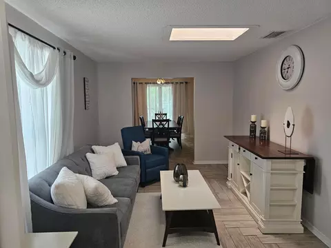 421 SE Skipper Ln, Port Saint Lucie, FL 34983