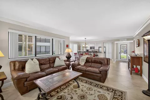 112 Brackenwood Rd, Palm Beach Gardens, FL 33418