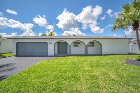 9490 NW 20th Pl, Sunrise, FL 33322