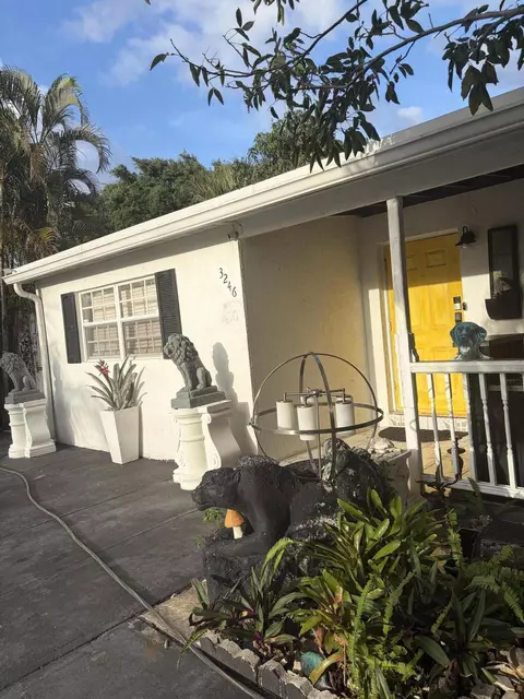 3246 Orange St, Boynton Beach, FL 33435