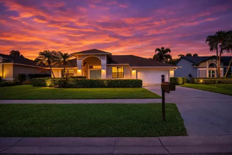 3679 Woods Walk Blvd, Lake Worth, FL 33467
