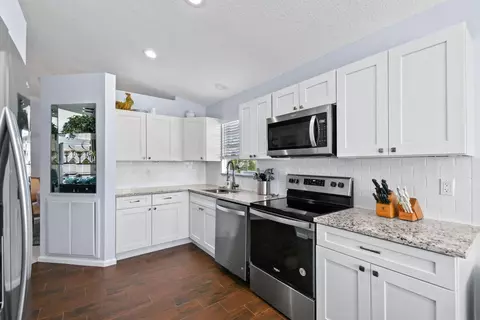 252 Legendary Cir, Palm Beach Gardens, FL 33418