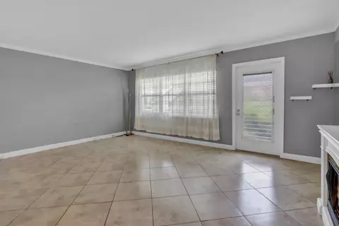 Living - 265 Preston G Way #265, Boca Raton, FL 33434 photo 3 of 4