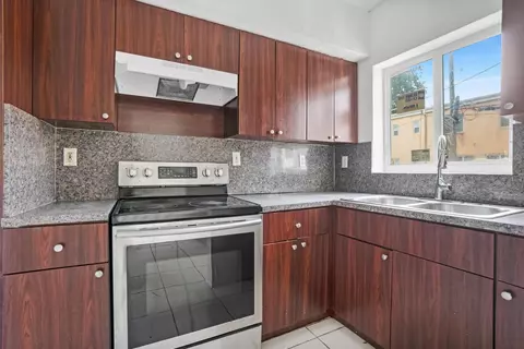 306 NW 84th Ter #306, Miami, FL 33150