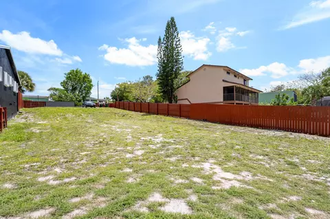 905 N A St, Lake Worth Beach, FL 33460