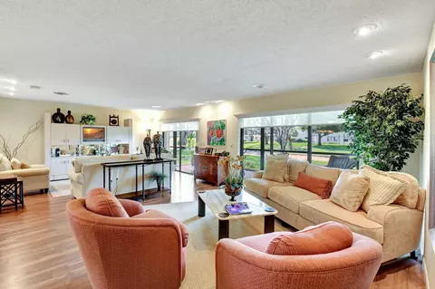 15 Stratford Dr #A, Boynton Beach, FL 33436