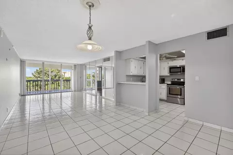 7011 Environ Blvd #412, Lauderhill, FL 33319