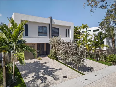 811 SW 10th Ter, Fort Lauderdale, FL 33315