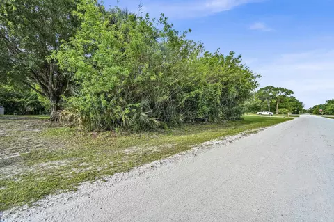 9145 86th St, Vero Beach, FL 32967