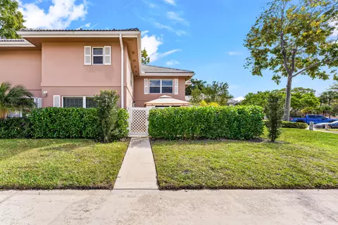 3136 Kingston Ct, West Palm Beach, FL 33409