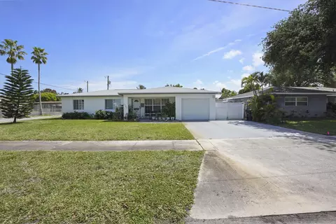 1737 N 14th Ave N, Lake Worth Beach, FL 33460